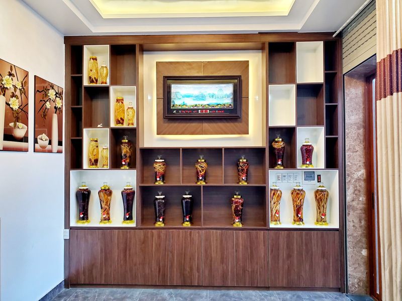 Tủ Trưng Bày Gỗ Đẹp Hiện Đại 1 Tủ trưng bày gỗ MDF sang trọng