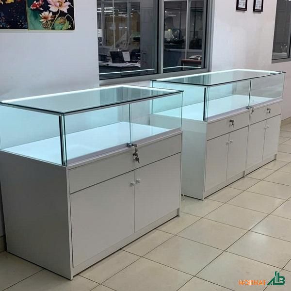 Đóng Tủ Trưng Bày Theo Yêu Cầu 3 Tủ kính trưng bày của lửa TTB131